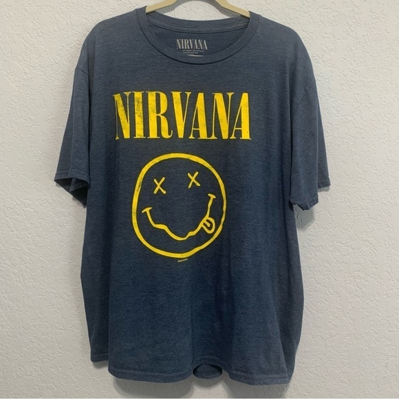Nirvana Blue Smiley Face Short Sleeve 2016 Band Tee 2XL - Picture 1 of 6